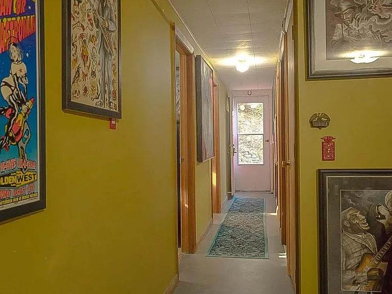 10 Edward Hts — Photo 4
