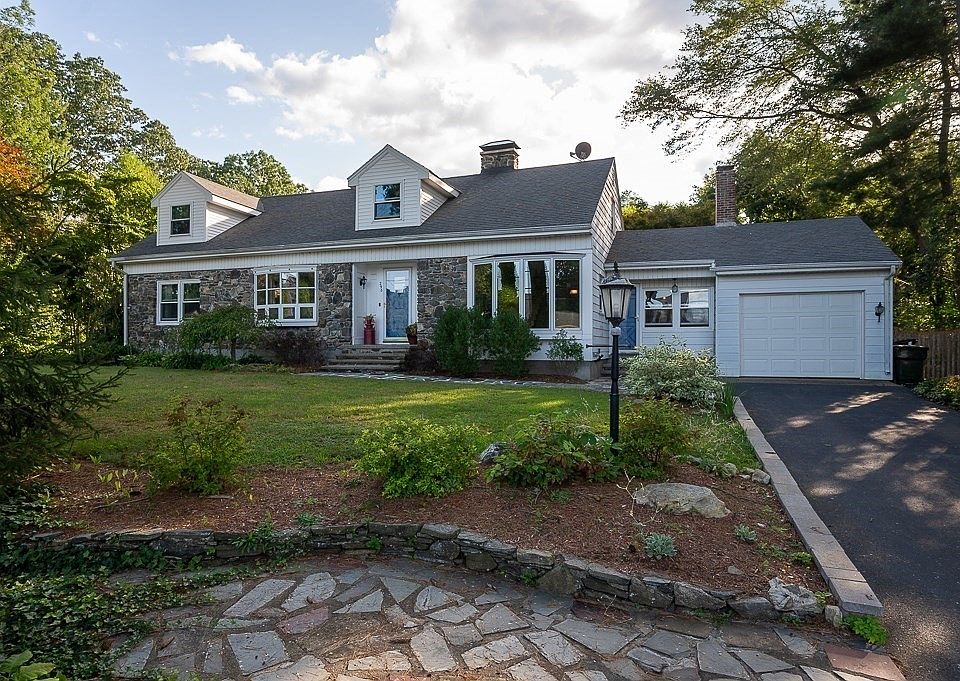 298 Thompson Rd, Webster, MA 01570 Zillow