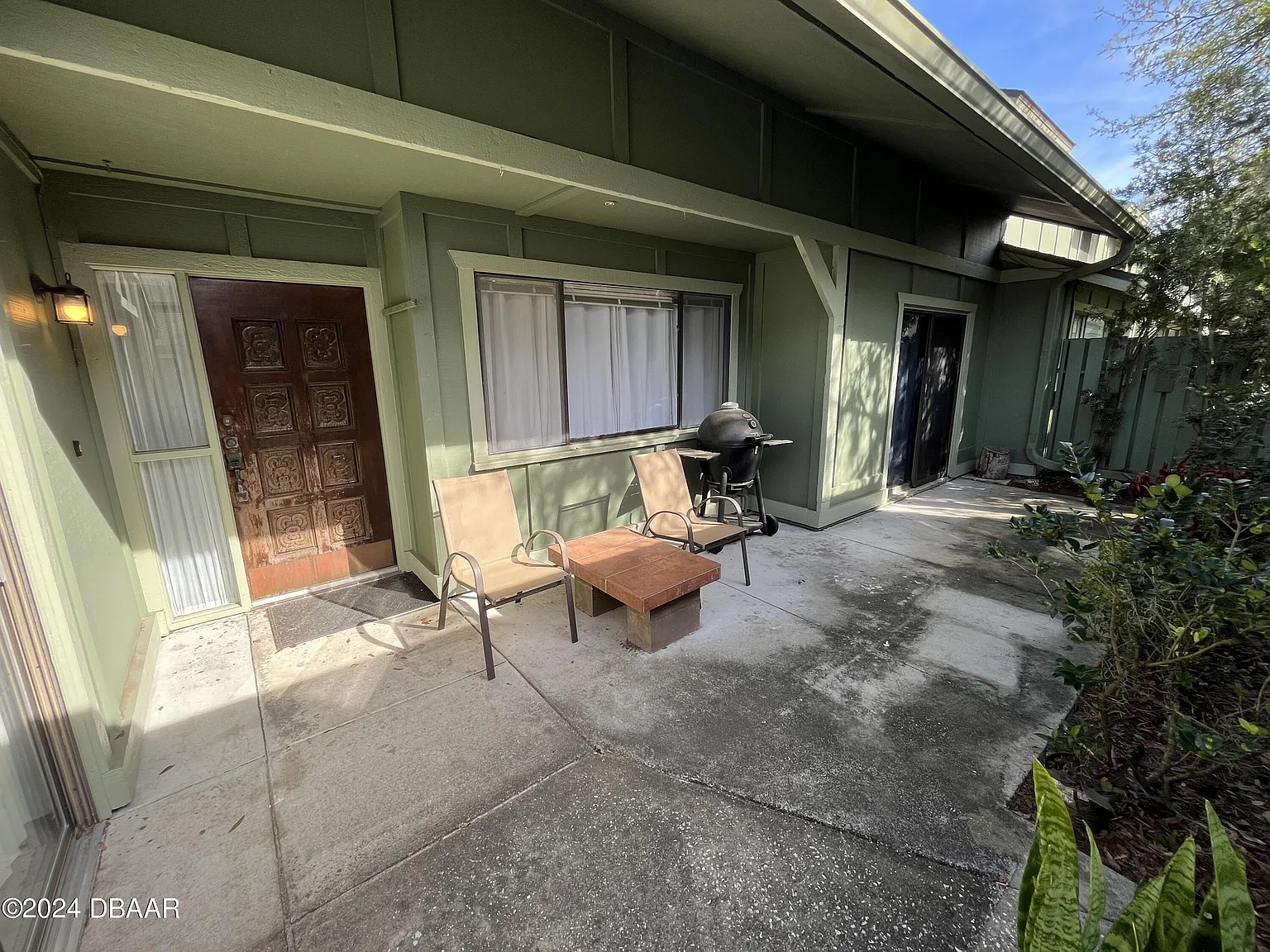 3 bed, 2.0 bath, 1555 sqft, $2,000 — Photo 3