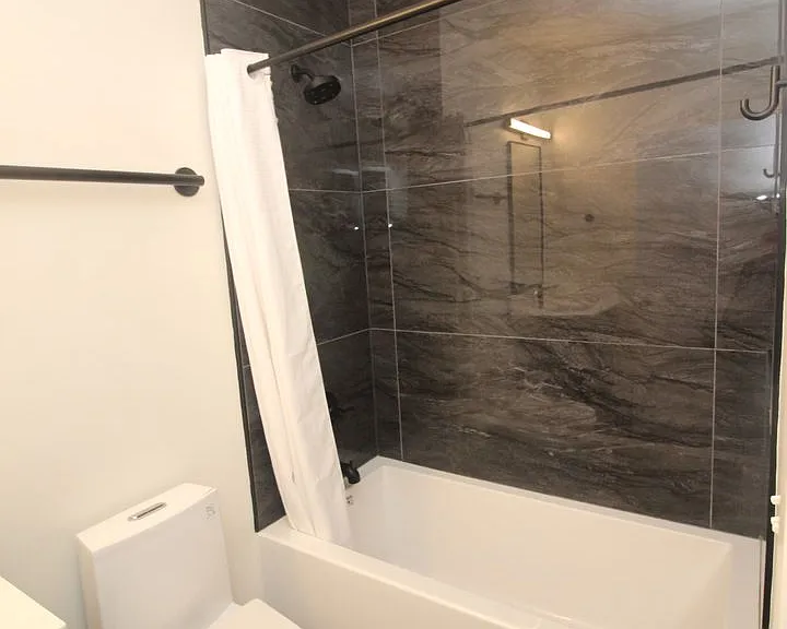 Modern and Sleek 611 S Fagley Street Apartments! — Photo 38