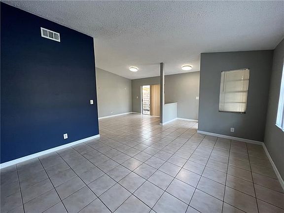 5th image of 353 SW 35th Ave