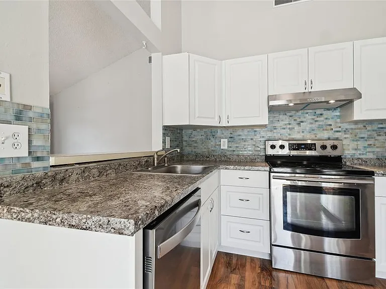 2803 Northcote Dr — Photo 4