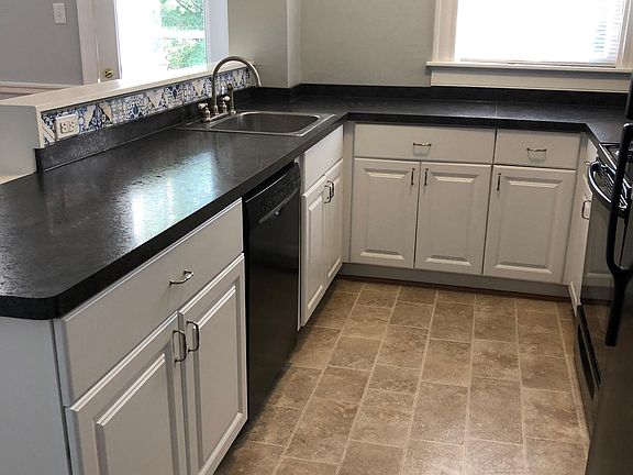 4th image of 2315 Floyd Ave Floor 2