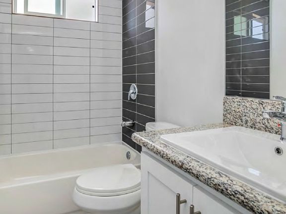 3rd image of 826 W 80th St #1