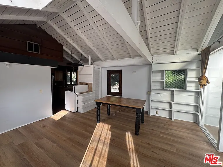 825 N Beverly Glen Blvd — Photo 9