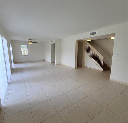 5th image of 3201 Bayview Dr APT A