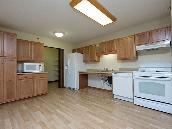 Fargo, ND Crossroads Apartments | Kitchen