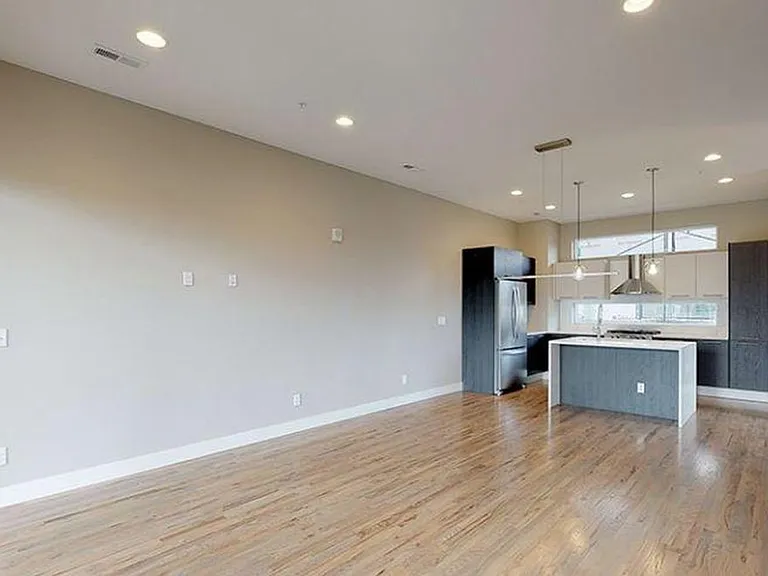 1752 W 41st Ave — Photo 3