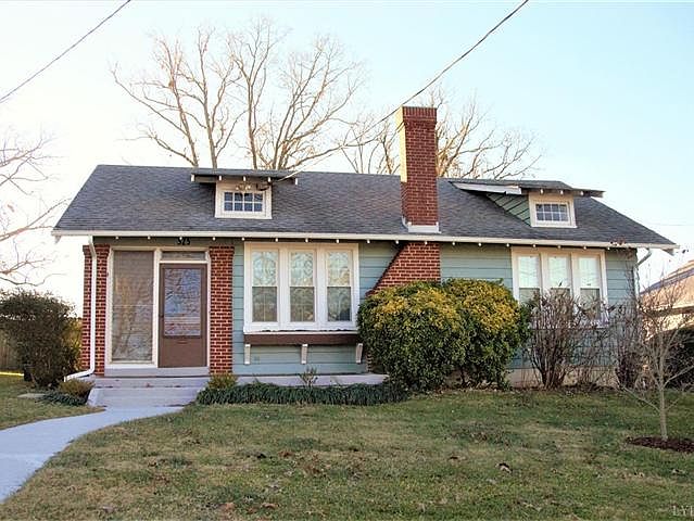1st image of 323 Oakridge Blvd
