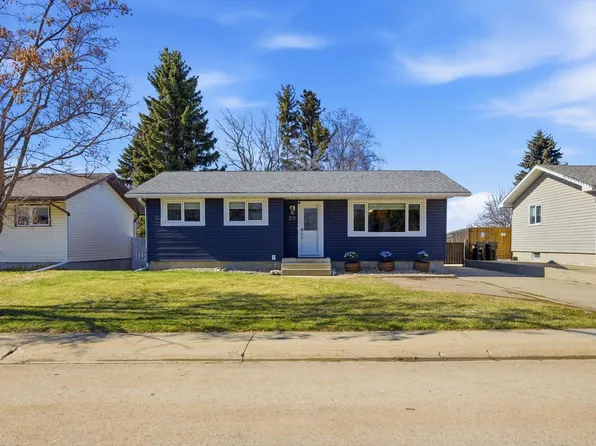 29 Moreland Rd, Strathcona County, AB T8A 0P4