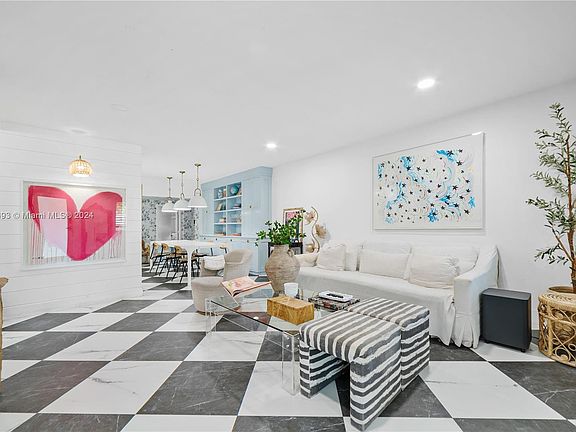 2nd image of 6450 Manor Ln