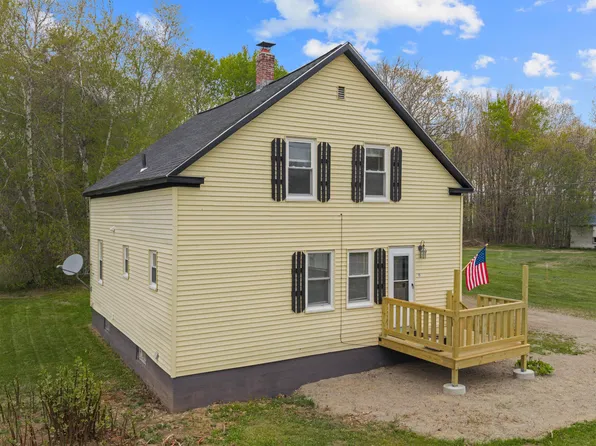 15 Lagrange Road, Howland, ME 04448