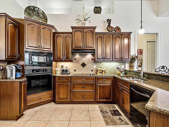 5th image of 57 Eastlake Dr