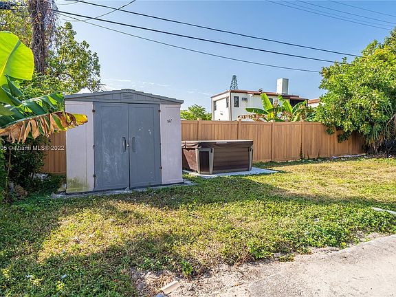 3rd image of 1510 Normandy Dr #1