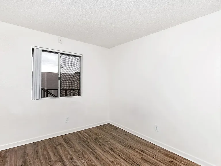 Crystal Pointe — Photo 24