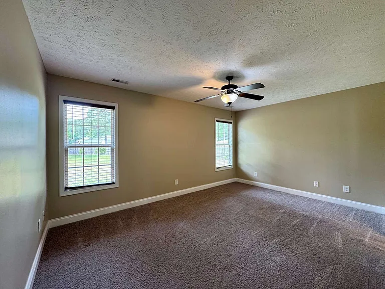 230 Hunters Creek Dr — Photo 9