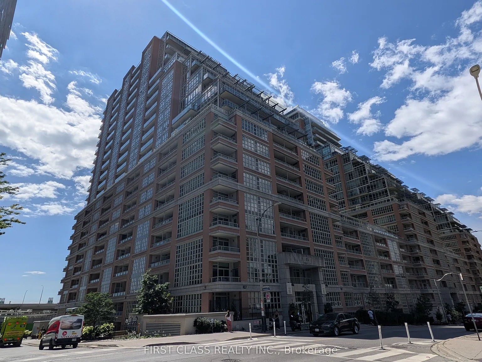 1 bed, $2,400 — Photo 1