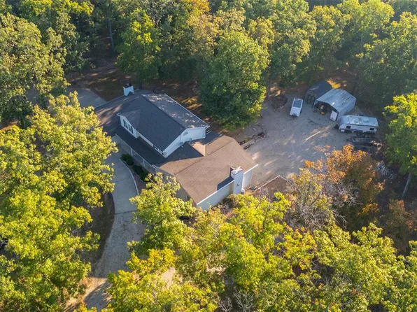 1195 Ridge Top Dr, Farmington, MO 63640