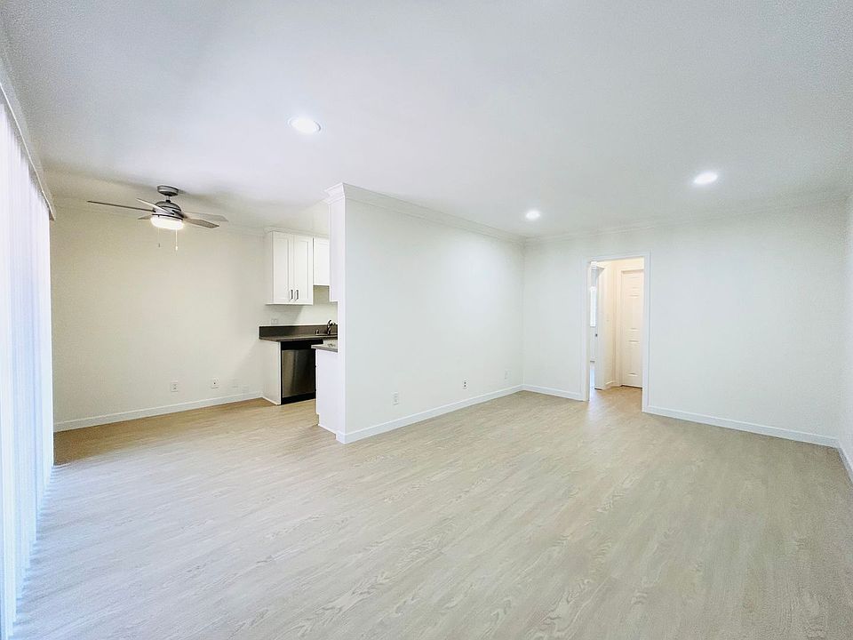 1st image of 1726 & 1730 S Barrington Ave #30-2