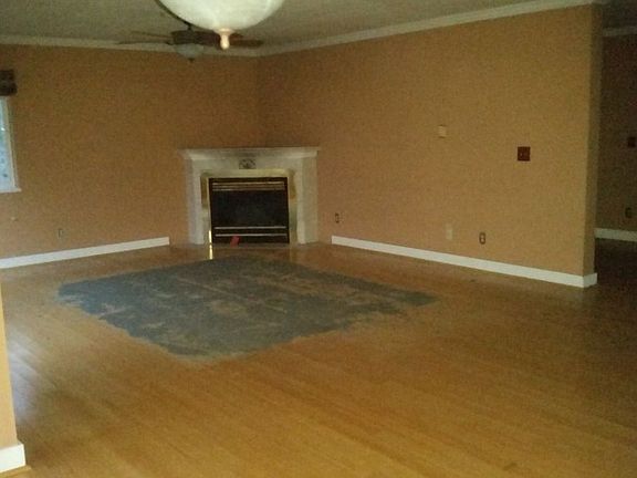 4th image of 1653 Lea Way