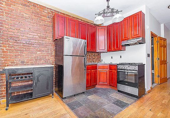 3rd image of 135 Rogers Ave APT 2L