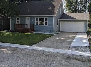 504 E Locust St, Chatham, IL 62629