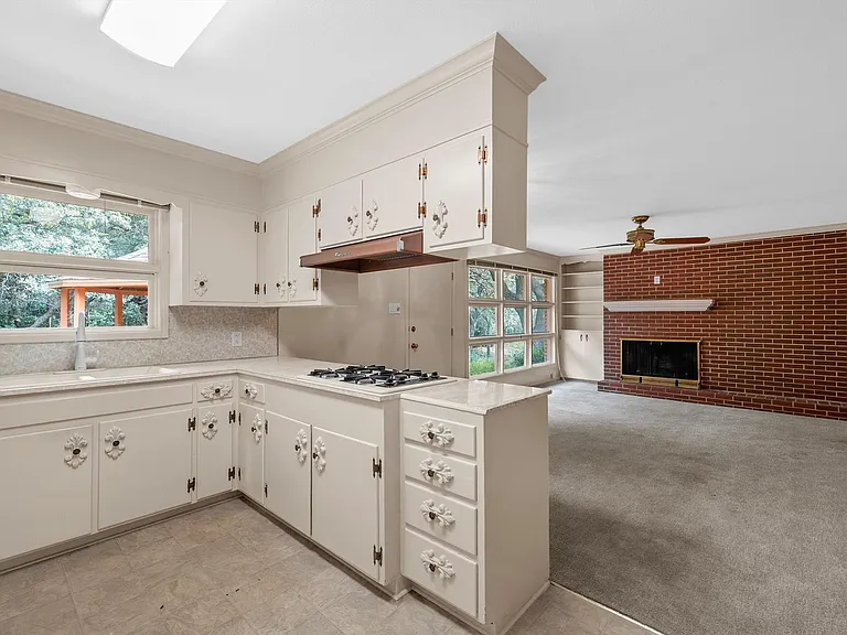 7808 Delhi Rd — Photo 12