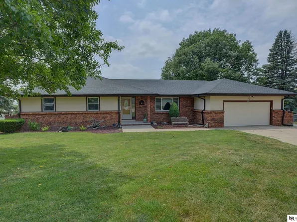 5606 S 53rd St, Omaha, NE 68117