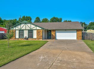 1257 Willow Park Dr, Bartlesville, OK 74006