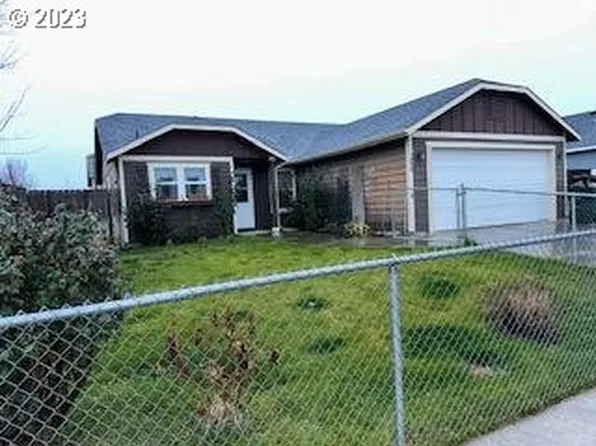 270 Dark Canyon Ave, Umatilla, OR 97882