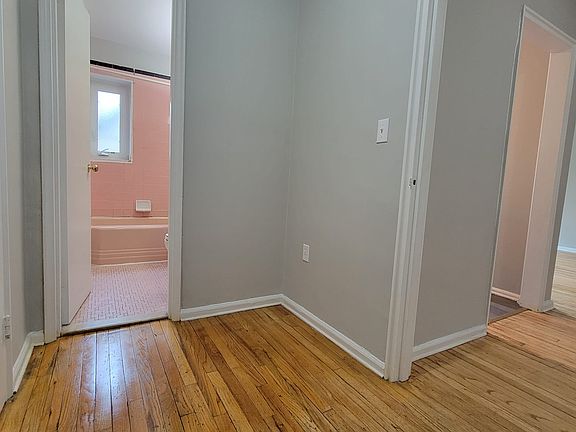 5th image of 576 Whitney Ave #K22