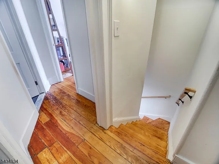 285 Claremont Ave #2 — Photo 13