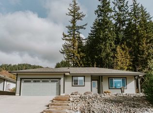 6222 Sitka Rd, Sechelt, BC V7Z 0L3