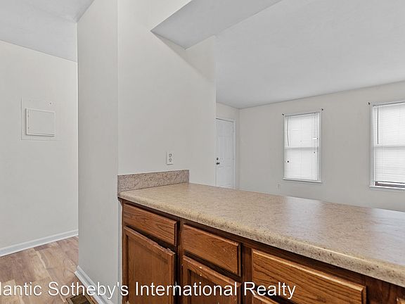 5th image of 454 Florida Ave APT D