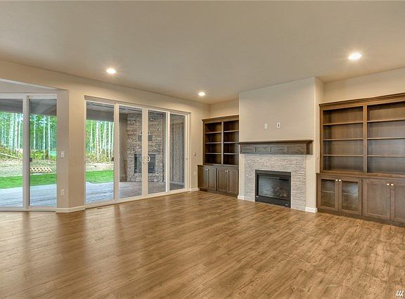 5th image of 4608 Plover St NE