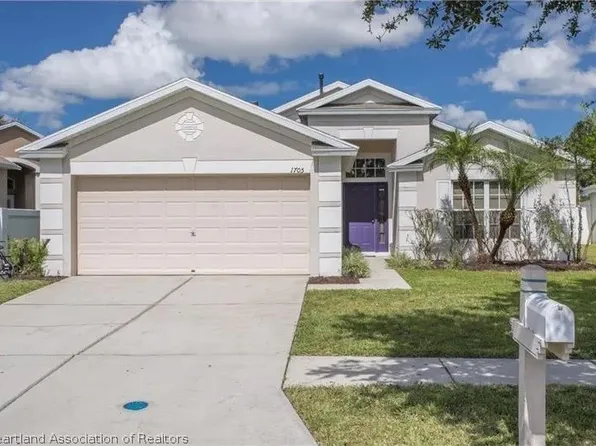 1705 Walcott St, Zephyrhills, FL 33543