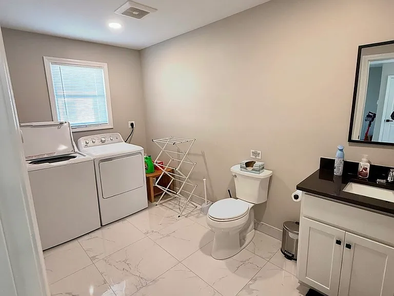 12-14 Ledward Ave #A — Photo 5