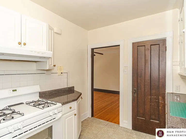 319 Harrison St — Photo 7