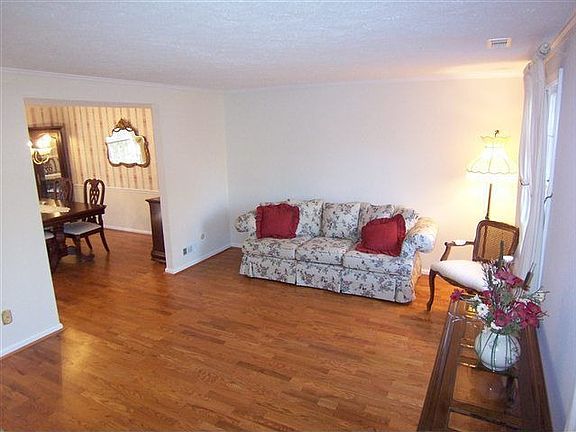 2nd image of 52 N Quail Hill Blvd