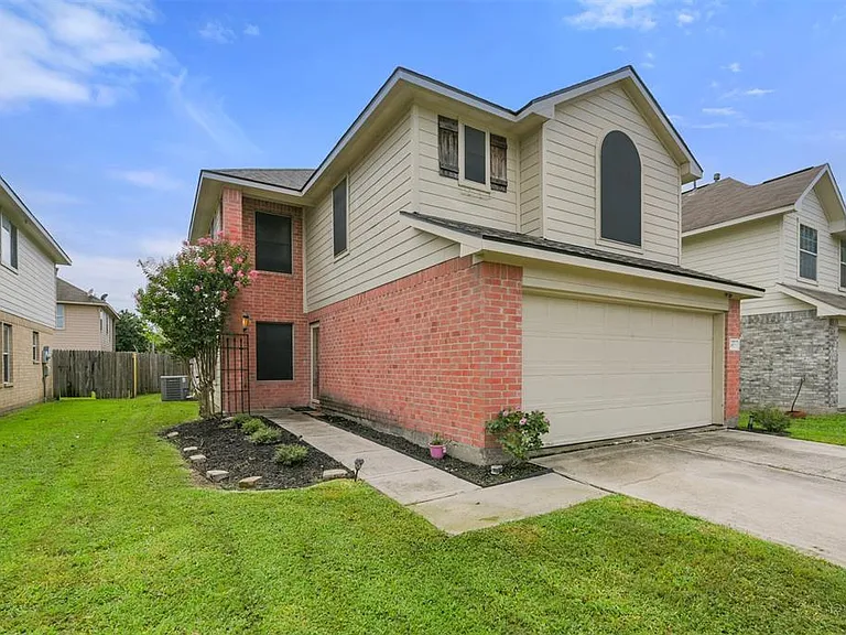 9523 Wyatt Oak Ln — Photo 2
