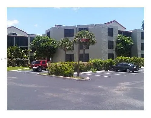 210 Lake Pointe Dr Photo 1