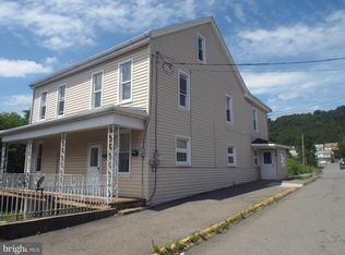 22 N Vine St, Shenandoah, PA 17976