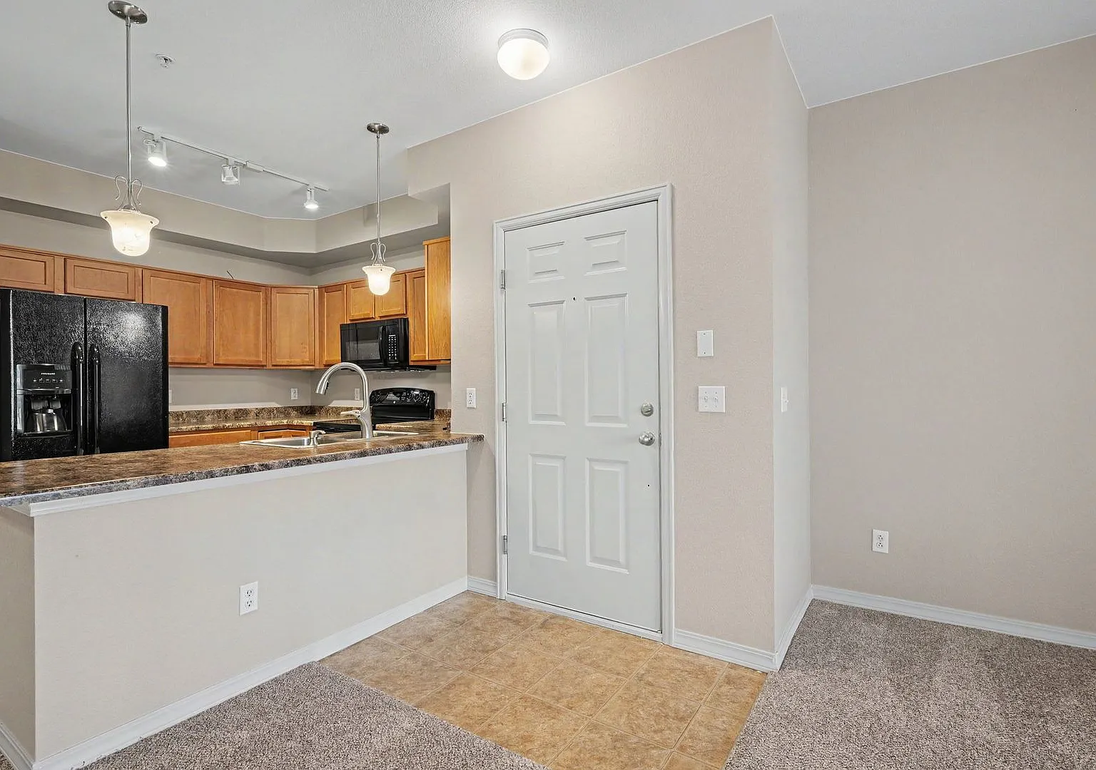 Beautifully Updated 2 Bed / 2 Bath Condo with Garage in Chatfield Bluffs — Photo 4