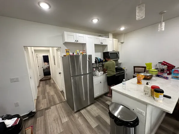 215 Lincoln Street image 3 of 12