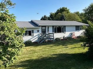 1513 Elon Dr, Waterville, IA 52170