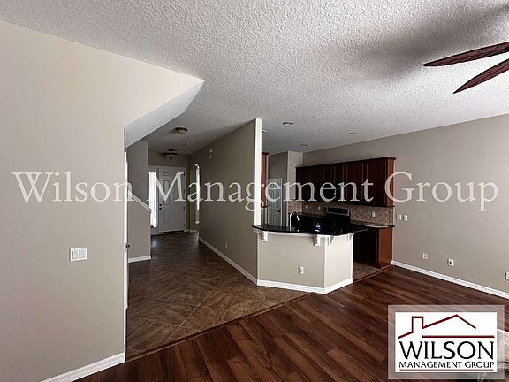 4th image of 255 High Castle Ln