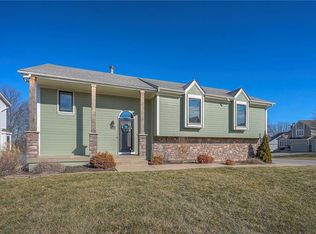 1108 NE Franklin Dr, Lees Summit, MO 64064