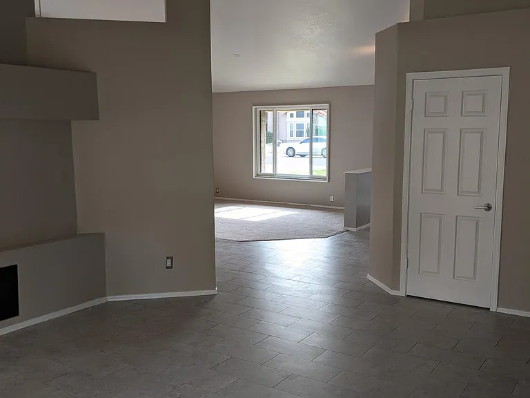 5708 E Angela Dr — Photo 18