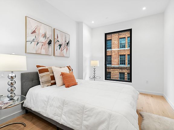5th image of 149 E 26th St #401