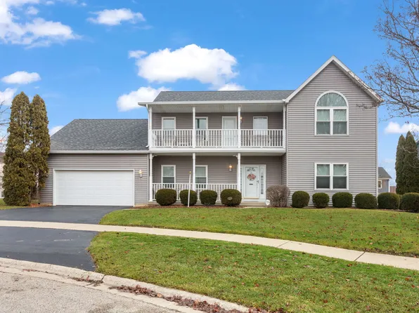304 Sterbenz Ct, Antioch, IL 60002